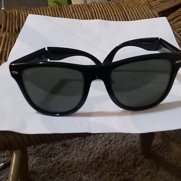 Folding wayfarer Ray-Ban sunglasses - Picture 2 of 3